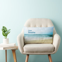 Atmen Sie einfach am Strand aus Lendenkissen
