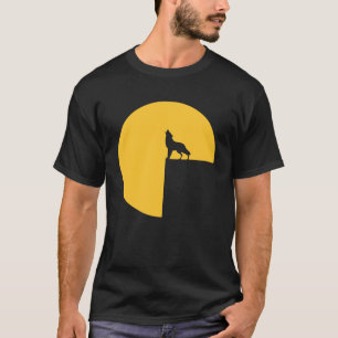 Atmosphärischer Wolf Howling am Vollmond T-Shirt