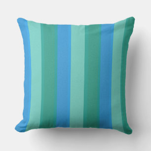 Atomaraquamarines und Türkis Stripes Kissen im Für Draußen