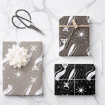 Atomic Star Cat MidCentury Modern Christmas MCM Geschenkpapier Set<br><div class="desc">Hol dich modern... Das Mittelalter ist natürlich modern. Mit diesem Design wirst du eine coole Katze sein. Die klassisch elegante Silhouette der Katze, das war die ganze Wut im 50er, die mit Sternen der atomaren Sternexplosion im Weltraum schwebte. Sie werden gewollt, dieses Packpapier behalten. Dieses Set ist sehr elegant und...</div>