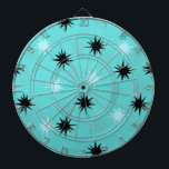 Atomtürkisfarbene Sternexplosion Metal Dart Board Dartscheibe<br><div class="desc">Dieses Atomic Turquoise Sternexplosion Metal Cage Dart Board hat den ganzen modernen Spaß der Mitte des Jahrhunderts an der Küche Ihrer Großmutter, abzüglich des klebrigen Linoleums. Das kitschige Design mit einem grünen Hintergrund mit goldenen Falten und zufällig platzierten Sternexplosionen in schwarz, Aqua- und Türkistönen. Dieses Vintag inspirierte Muster ist Mod...</div>