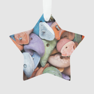 Attachements colorés de mur de roche