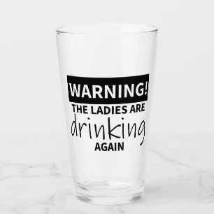 Attention! Les femmes boivent de nouveau du verre