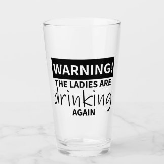 Attention! Les femmes boivent de nouveau du verre