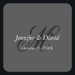 Attraktive Kalligrafie-Monogramm-Hochzeit Quadratischer Aufkleber<br><div class="desc">Sie können die Schriftart und Farben leicht ändern. Sie können auch Ihr Logo und das Hintergrundbild hinzufügen,  wie Sie möchten.</div>