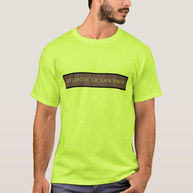 Attraktiver T - Shirt und mehr Kleidung (Vorderseite)