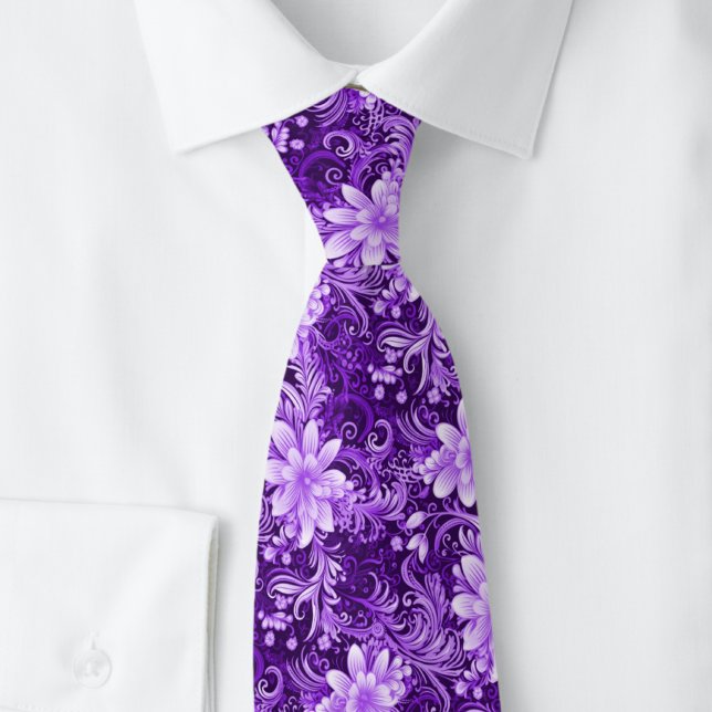 Auberginen-Blumen-Batik Krawatte (Von Creator hochgeladen)