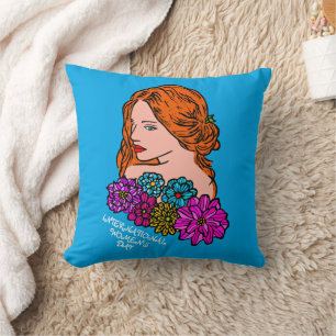 Auburn Hair Hübsch Lady zum Internationalen Frauen Kissen