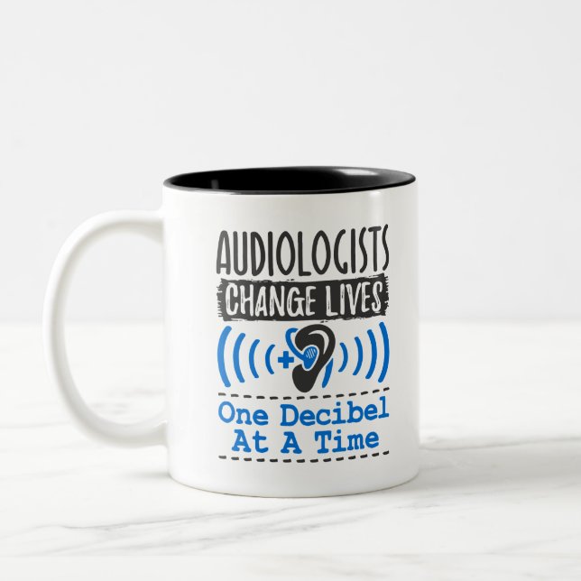 Audiologen verändern das Leben um eins nach dem an Zweifarbige Tasse (Links)