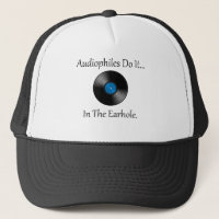 Audiophiles tun es... Im Erdloch.