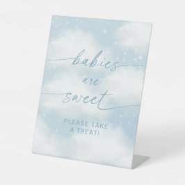 Auf Cloud 9 Babys sind süß und lebendig blau Sockelschild