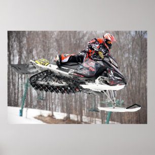 Auf dem Angriffsnowmobile-Druck Poster