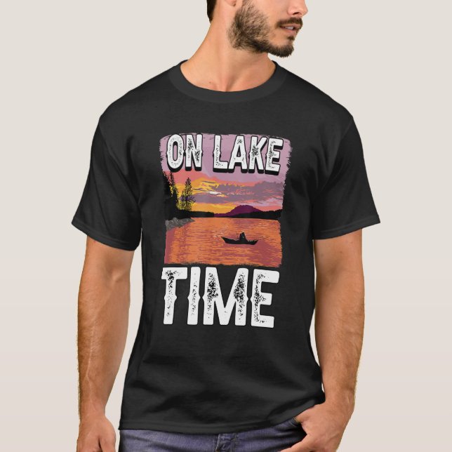Auf dem See Funny Bootfahren Segeln T-Shirt (Vorderseite)