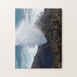 Auf den Felsen springen