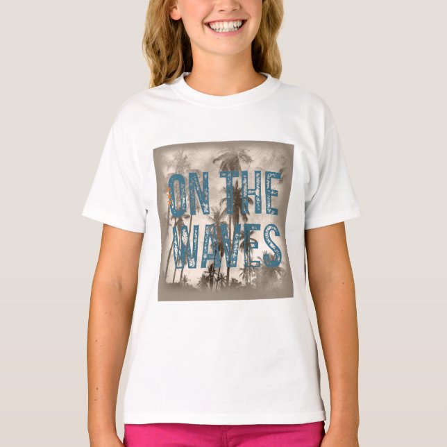 Auf den Wellen - Grunge Beach Typografie Surf Desi T-Shirt (Vorderseite)