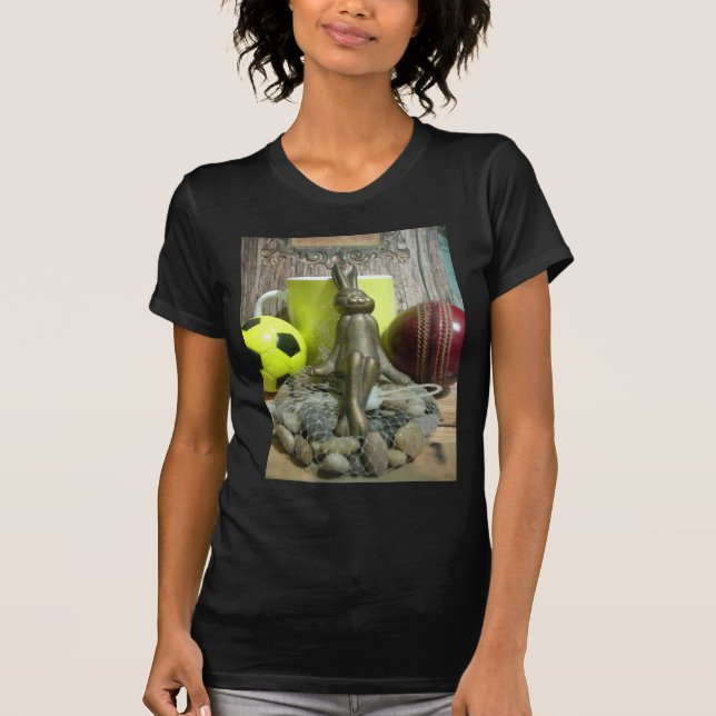 Auf der anderen Seite Pitch & Crease: Fußball-Cric T-Shirt (Vorderseite)