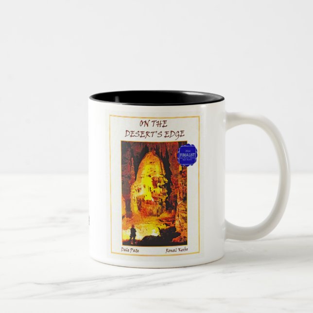 Auf der der Rand-Abdeckung der Wüste - Foto beider Zweifarbige Tasse (Rechts)