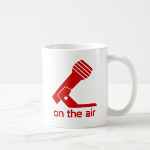 Auf der Luft-Tasse (roter Entwurf) Kaffeetasse