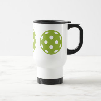 Auf der Reise-/Pendlerkugel ist eine grüne Tasse
