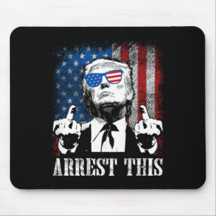 (auf der Rückseite) Verhaftung dieser Trump-Fahne  Mousepad