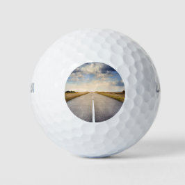 Auf der Straße Golfball