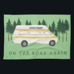 AUF DER STRASSE WIEDER LKW-Camping mit Baumbestand Geschirrtuch<br><div class="desc">WIEDER AUF DER STRASSE! Ich möchte lieber RVing sein!! Was ist mit dir? Karo dir dieses süße LKW Camper Handtuch und Karo mein Geschäft für mehr passende Artikel wie Hemden, Magnete, Schlüsselanhänger, Kissen, Aufkleber und mehr. Und natürlich auch mehr RV, Campervan, Motorhome und Camping. Passen Sie diese Tasse mit einem...</div>
