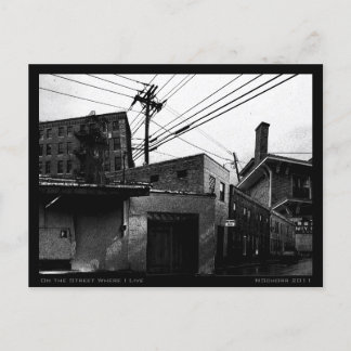 Auf der Straße, wo ich urbanes digitales Collage l Postkarte