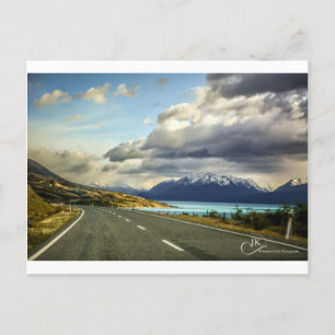 Auf der Straße zum Mt Cook am Pukaki-See Postkarte