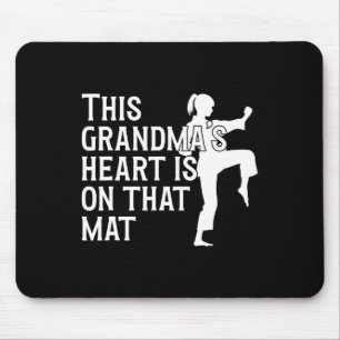 Auf dieser Mat Karate Grandma Proud Karate Grandmo Mousepad