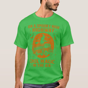 Auf einem dunklen Wüstenweg, Cool Wind in meinem H T-Shirt