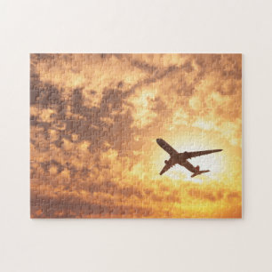 Auf einem Düsenflugzeug abfliegen Himmel Sonnenunt