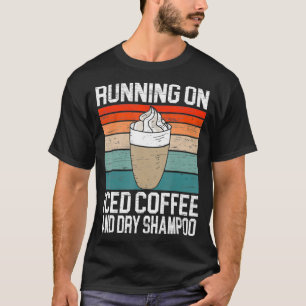 Auf Eis- und Trockenkoffein-Werbung mit Shampoo T-Shirt