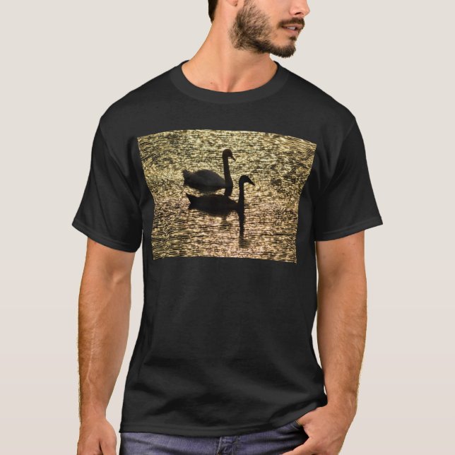 Auf goldenem Teich T-Shirt (Vorderseite)