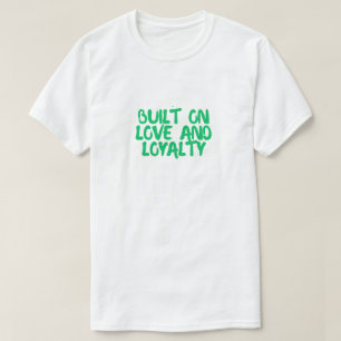 Auf Liebe und Treue gebautes Hunde-T-Shirt T-Shirt