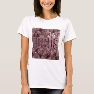Auffallendes Pink FOCUS Statement Design T-Shirt