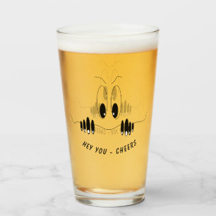 Auffälliges Bierglas Neugierige Augen und Text Pro Glas