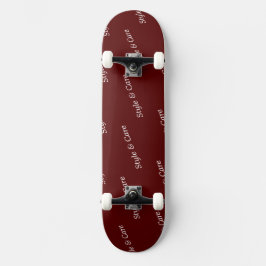 Auffälliges, individuelles Markenname-Textmuster i Skateboard