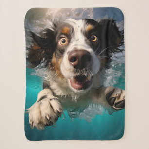 Aufgeregter Hund Schwimmt Unterwasser Design Sherpadecke