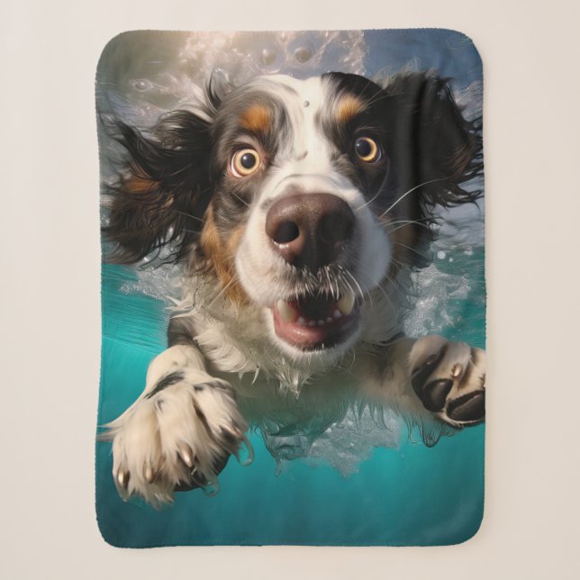 Aufgeregtes Hundeschwimmen unter Wasser Sherpadecke (Vorderseite)
