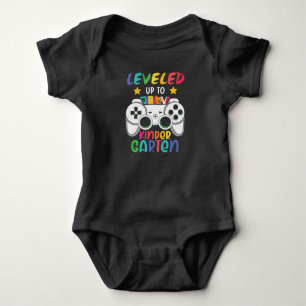 Aufgestiegen zum Kindergarten-Gamer Zurück zur Sch Baby Strampler