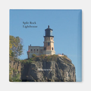 Aufgeteilter Felsen-Leuchtturm vom Strandmagneten Magnet