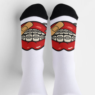 Aufkleber für Cartoon mit Klammern und Piercings Socken