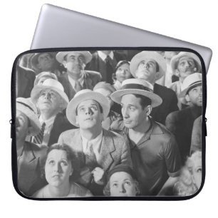 AUFMERKSAMKEITaufmerksam, crowd, Vintag, retter Laptopschutzhülle