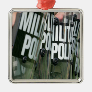 Aufstand-Kontrollenbildung Ornament Aus Metall