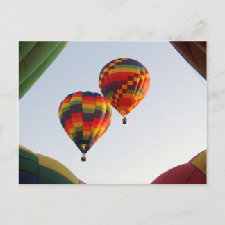 Aufstrebende Balloons in den frühen Stunden Postkarte