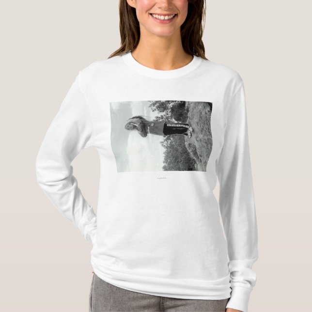 Aufwerfendes Angestochene-Tu-Ka, berühmter T-Shirt (Vorderseite)
