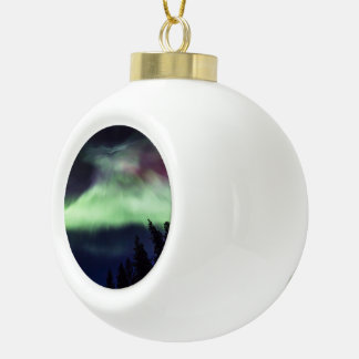 Aurora borealis in finnischem Lappland Keramik Kugel-Ornament