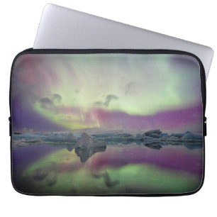 Aurora-Lichter spiegeln sich in der Lagune Islan Laptopschutzhülle