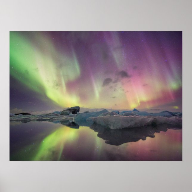 Aurora-Lichter spiegeln sich in der Lagune Poster (Vorne)