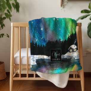 Aurora Nordlicht Winterhütte Monogramm Sherpadecke